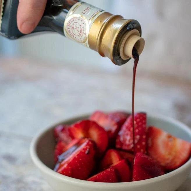 Acetaia Leonardi Gold Medal Balsamic Vinegar Of Modena IGP 4 Acetaia Leonardi Gold Medal Balsamic Vinegar Of Modena IGP - Image 2