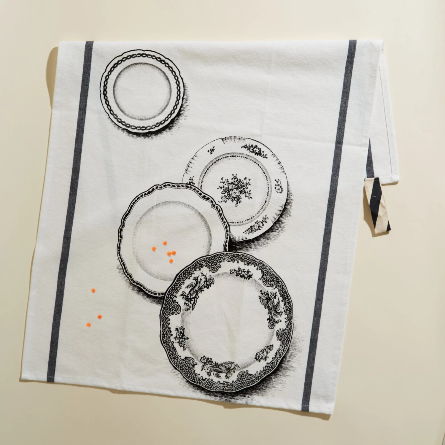 La Cerise Sur Le Gateau Tea Towels - Tabletop 4 La Cerise Sur Le Gateau Tea Towels - Tabletop - Image 2