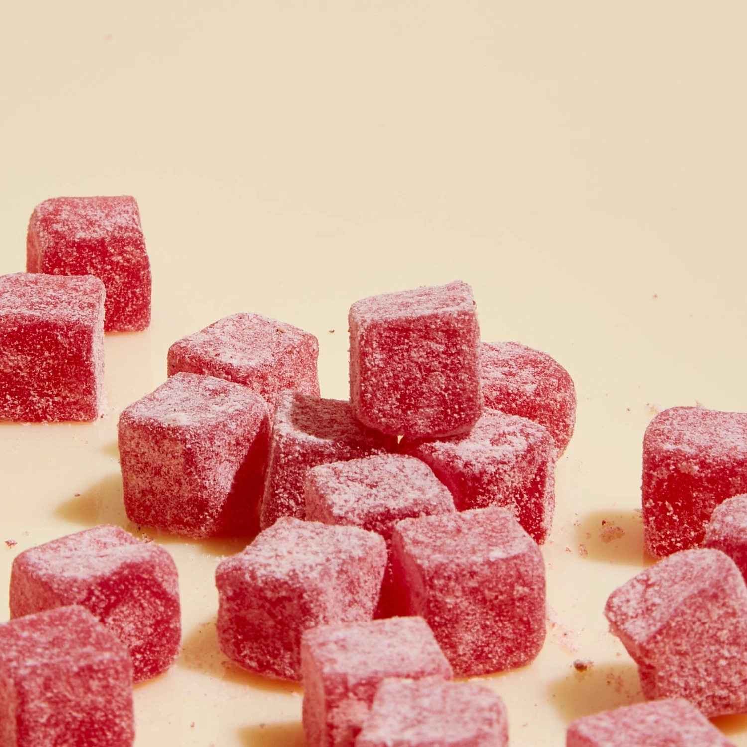 Wally And Whiz Blackcurrant With Strawberry Winegum Candies 5 Wally And Whiz Blackcurrant With Strawberry Winegum Candies - Image 3